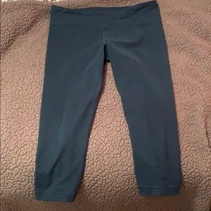 3/4 length Under Armour leggings
